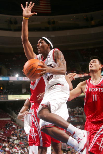 两次运球内 两次运球内